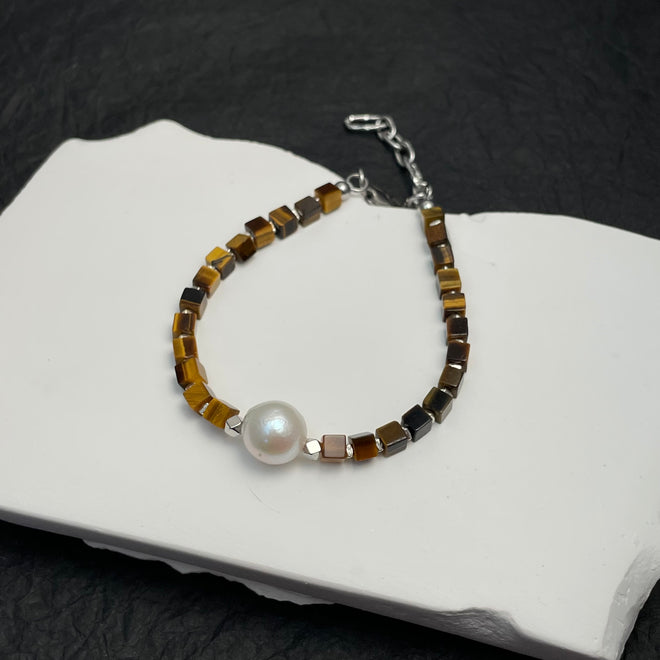 Ö-Tiger Eye & Baroque Pearl