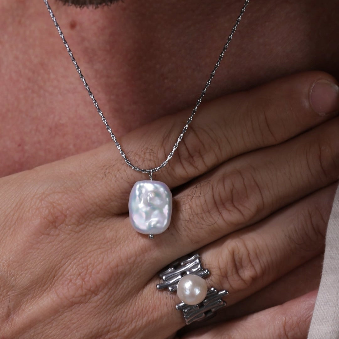 Frame-Baroque Pearl Chain