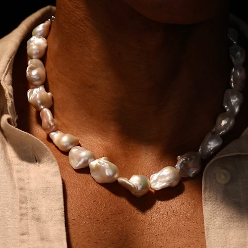 STJÄL-Baroque Pearls Necklace