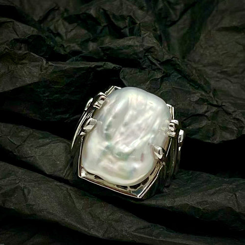 Baroque Pearl Grip Ring