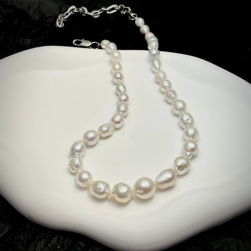 Tårar-Baroque Pearls Necklace