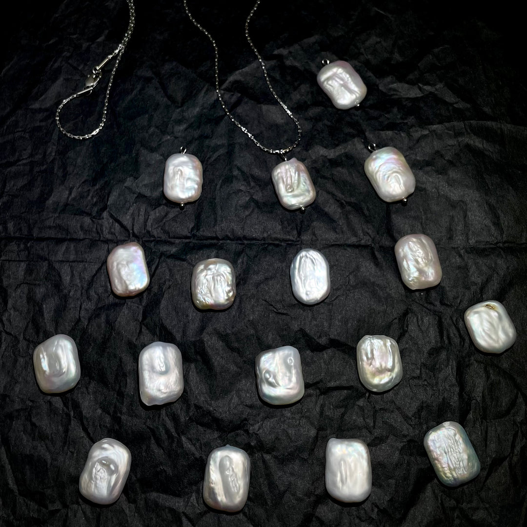 Frame-Baroque Pearl Chain