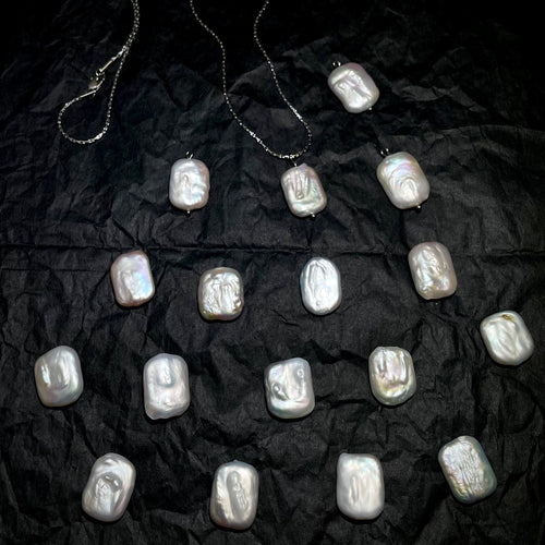 Frame-Baroque Pearl Chain