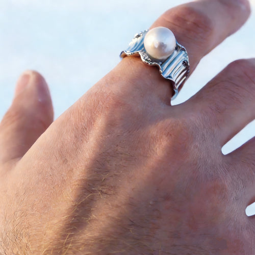 Löv-Baroque Pearl Ring