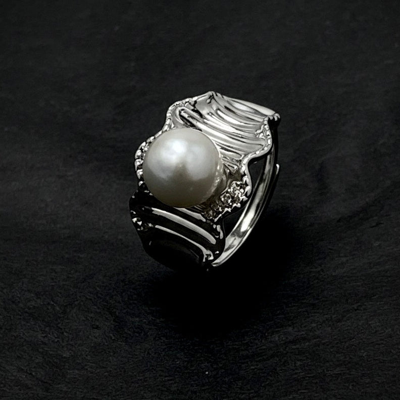 Löv-Baroque Pearl Ring